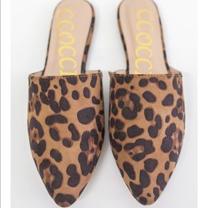 Leopard mules